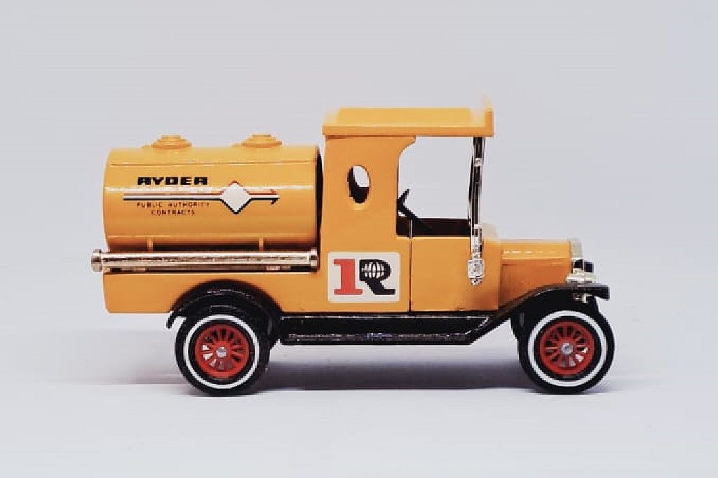 AC122;Ryder (Ford 1 Tanker); 1912 Ford Model T Tanker